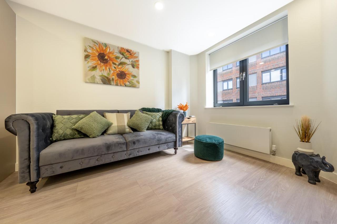 Luxury One Bedroom Serviced Apartment In The Heart Of Bedford Kültér fotó